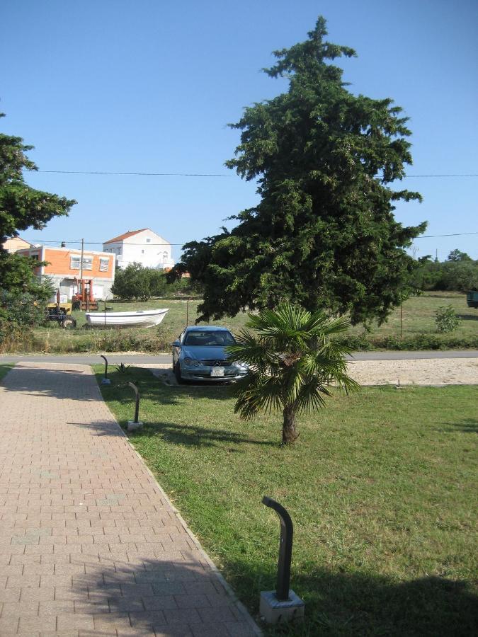 Villa „Drei Palmen“ Sveti Filip i Jakov Eksteriør billede