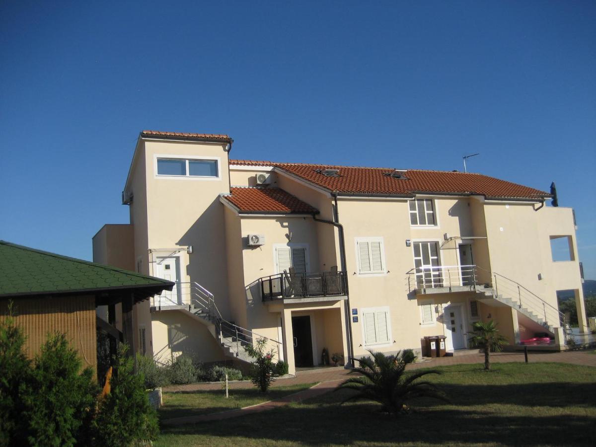 Villa „Drei Palmen“ Sveti Filip i Jakov Eksteriør billede