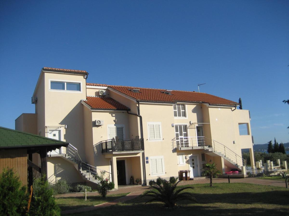 Villa „Drei Palmen“ Sveti Filip i Jakov Eksteriør billede