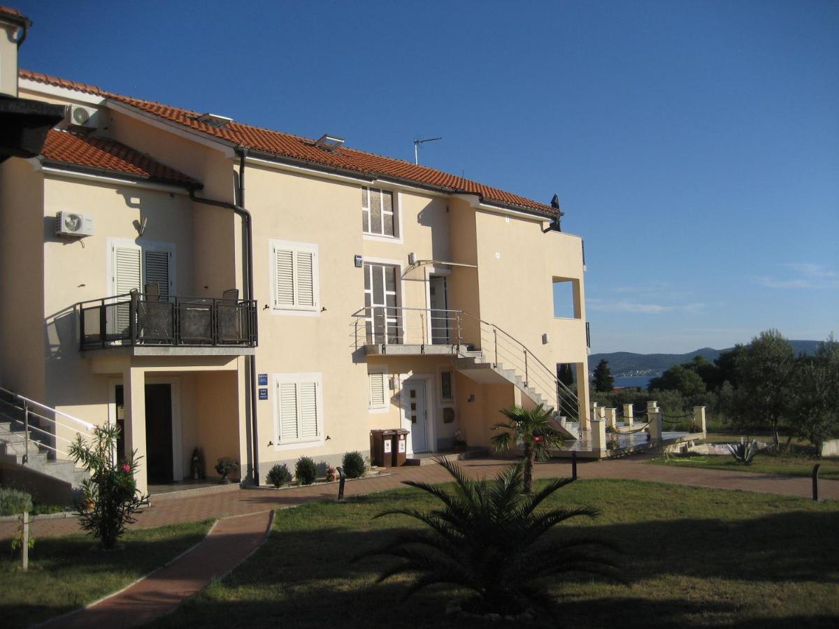 Villa „Drei Palmen“ Sveti Filip i Jakov Eksteriør billede