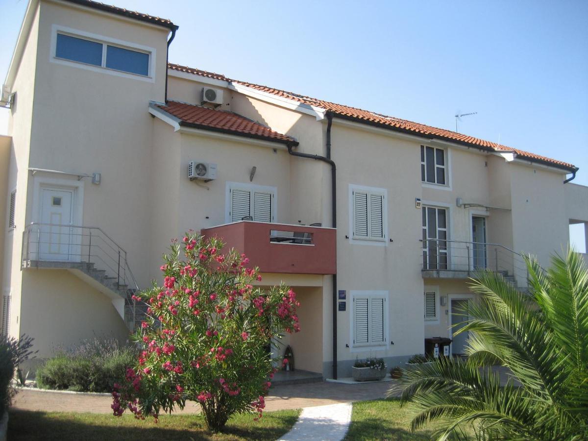 Villa „Drei Palmen“ Sveti Filip i Jakov Eksteriør billede